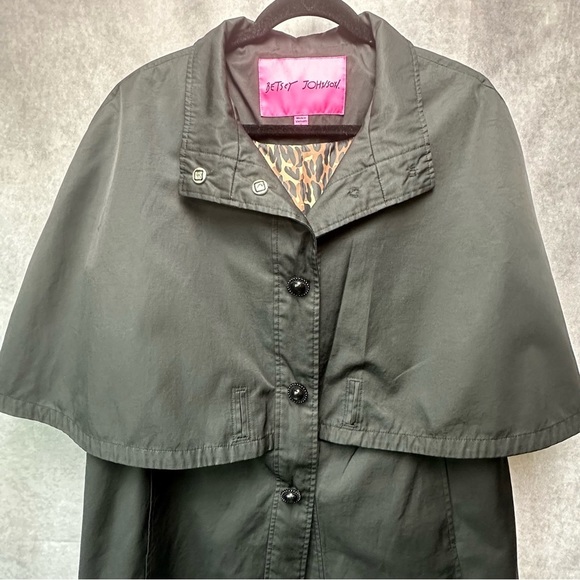Betsy Johnson jacket. - Picture 2 of 8